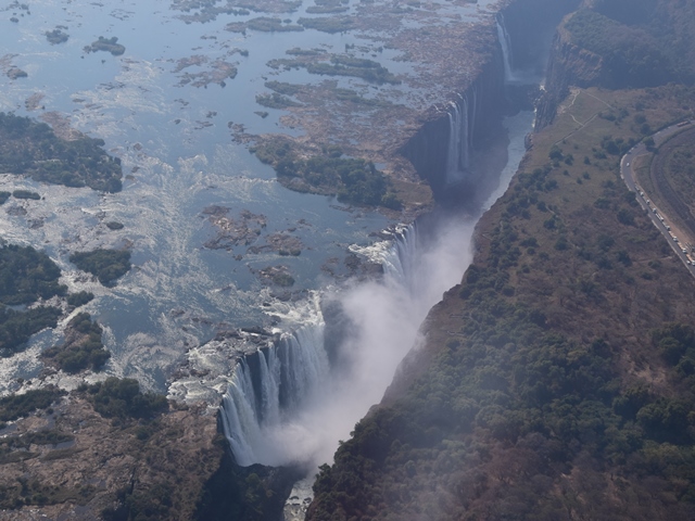 ヴィクトリアの滝から南アフリカへ 奇跡の花園ナマクワランド 株式会社 グローバル ユース ビューロー