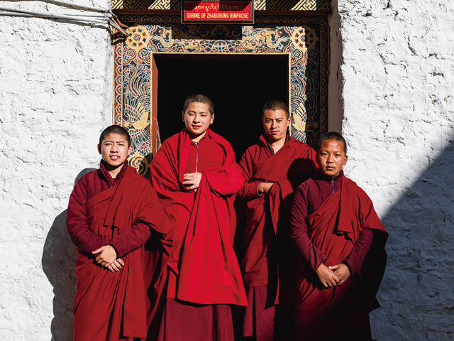 少年僧たち/Photo by Ben Richards ©Tourism Bhutan
