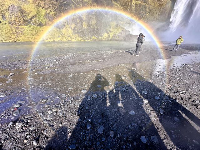 スコゥガフォスの滝近くに丸い虹 スコゥガフォスの滝近くに丸い虹